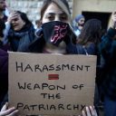 النواب اللبنانيون يقرون أول قانون لمعاقبة مرتكبي التحرش الجنسي