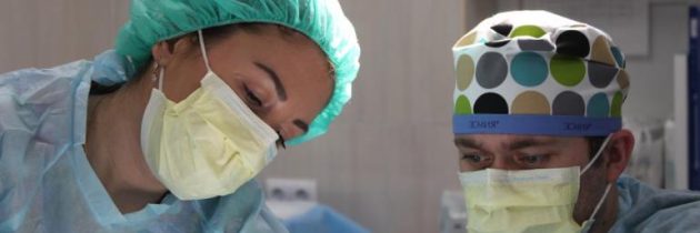 مصر الأولى عالميا في “تطبيب الختان”.. فتيات يفقدن أرواحهن تحت غطاء طبي